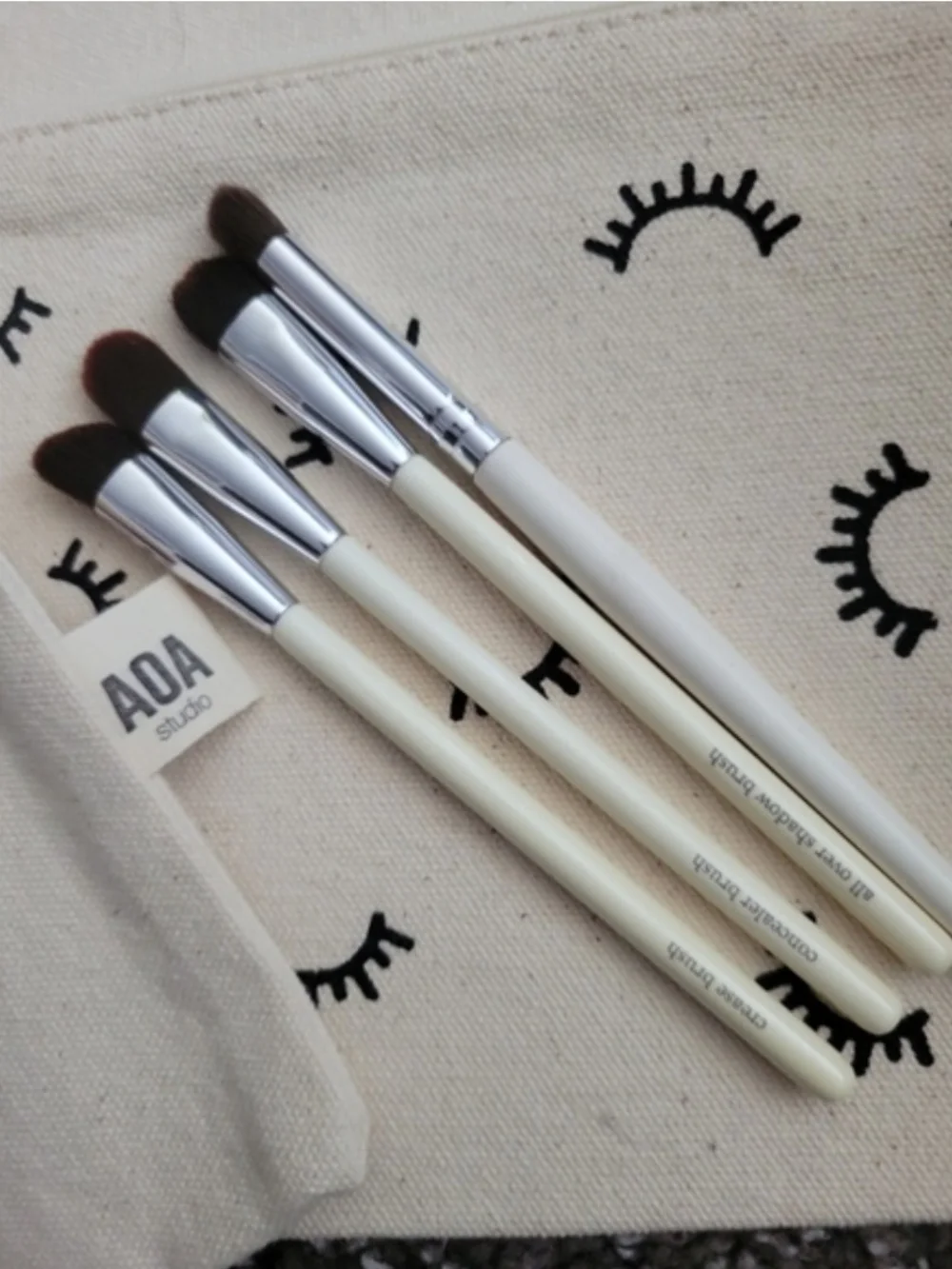 Bundled Makeup Brush Sets with Cosmetic Pouches